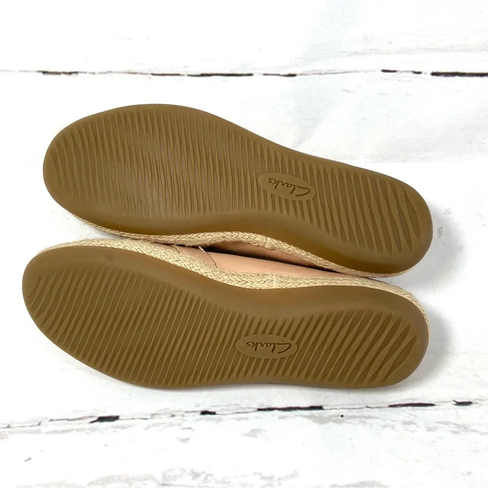 Clarks‎ Danelly Shine Flats Women’s Size 7.5M Blush Leather Slip On Shoes.
